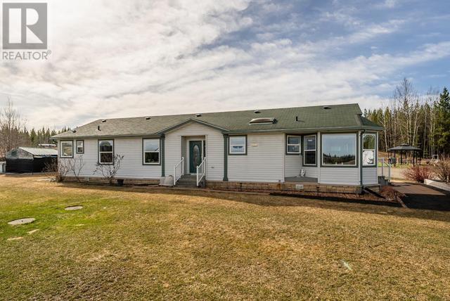 8410 Plett No 1 Road, House other with 3 bedrooms, 2 bathrooms and null parking in Cariboo B BC | Image 27
