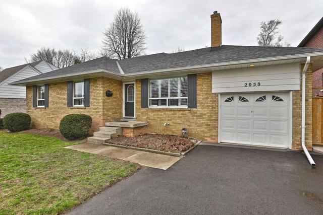 2058 Redan Dr, House detached with 3 bedrooms, 2 bathrooms and 7 parking in Mississauga ON | Image 12