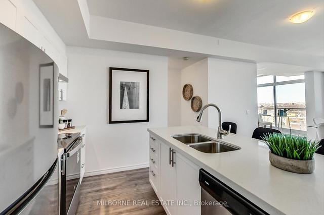 ph8 - 15 Maplewood Ave, Condo with 2 bedrooms, 2 bathrooms and 2 parking in Toronto ON | Image 9