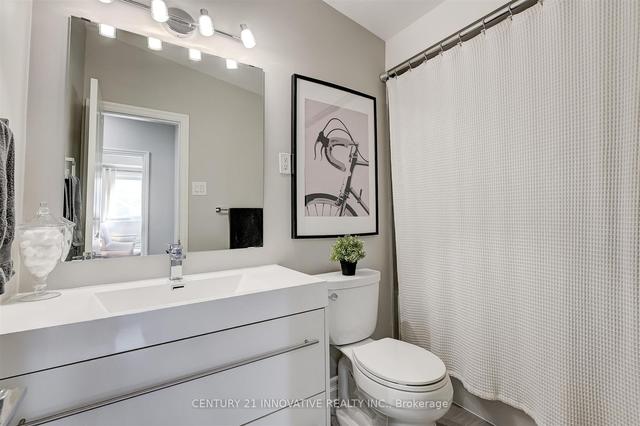 2 Lynedock Cres, House semidetached with 3 bedrooms, 3 bathrooms and 4 parking in Toronto ON | Image 11