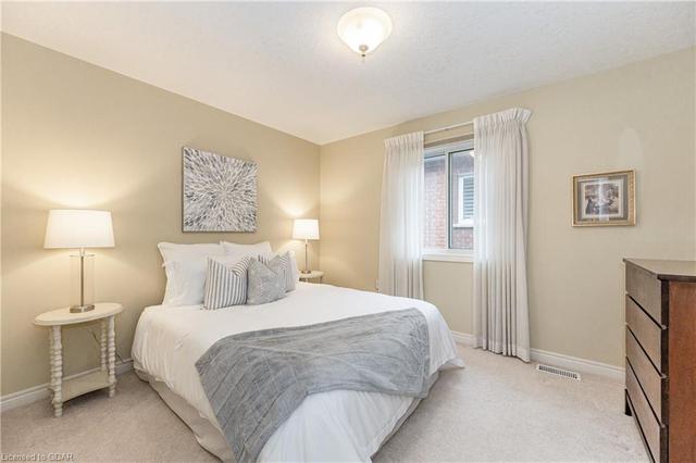 61 Parkside Drive, House detached with 3 bedrooms, 2 bathrooms and 4 parking in Guelph ON | Image 3