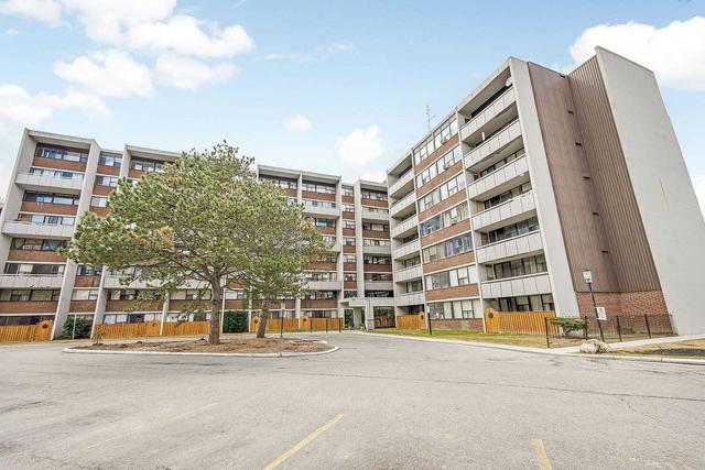 514 - 2121 Roche Crt, Condo with 3 bedrooms, 2 bathrooms and 1 parking in Mississauga ON | Image 1
