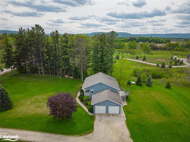 7304 36/37 Nottawasaga Sideroad, House detached with 4 bedrooms, 2 bathrooms and 12 parking in Clearview ON | Image 3