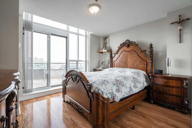 808 - 4640 Kimbermount Ave, Condo with 2 bedrooms, 3 bathrooms and 2 parking in Mississauga ON | Image 5
