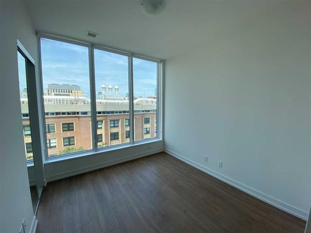 604 - 203 College St, Condo with 3 bedrooms, 3 bathrooms and 1 parking in Toronto ON | Image 2