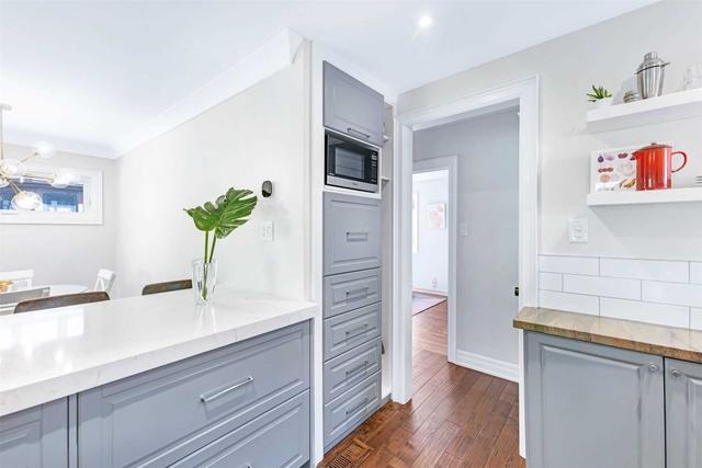133 King St, House detached with 2 bedrooms, 2 bathrooms and 3 parking in Toronto ON | Image 2