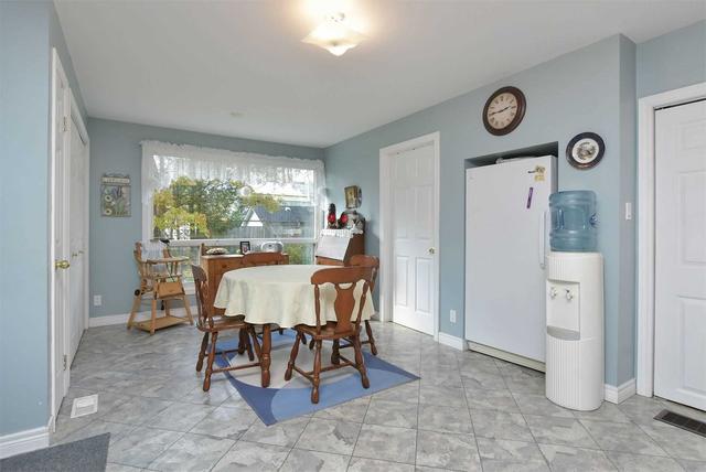 62 Main St S, House detached with 3 bedrooms, 2 bathrooms and 6 parking in Grand Valley ON | Image 5