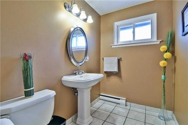 23 Briar Path, Townhouse with 3 bedrooms, 2 bathrooms and 1 parking in Brampton ON | Image 11