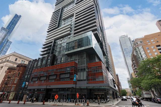 1002 - 7 Grenville St, Condo with 0 bedrooms, 1 bathrooms and 0 parking in Toronto ON | Image 1