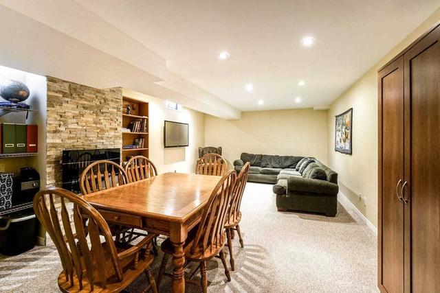 2445 Stefi Tr, House attached with 3 bedrooms, 2 bathrooms and 3 parking in Oakville ON | Image 25