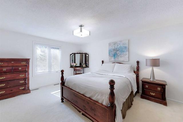 174 Borrows St, House attached with 3 bedrooms, 4 bathrooms and 3 parking in Vaughan ON | Image 4