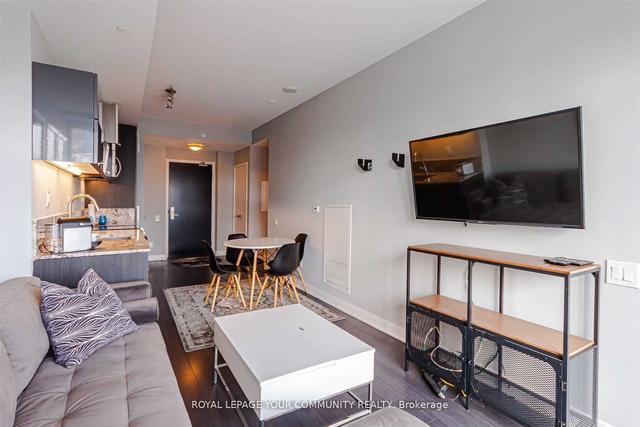 2508 - 290 Adelaide St W, Condo with 1 bedrooms, 1 bathrooms and 1 parking in Toronto ON | Image 3