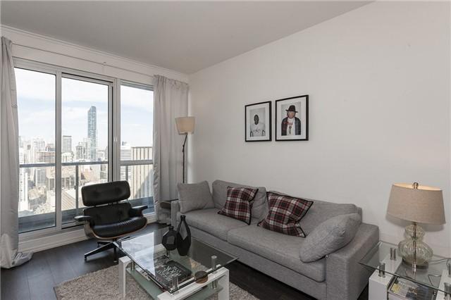4001 - 70 Temperance St, Condo with 2 bedrooms, 2 bathrooms and null parking in Toronto ON | Image 8