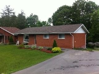 10 Short St, House detached with 3 bedrooms, 2 bathrooms and 5 parking in Kawartha Lakes ON | Image 1