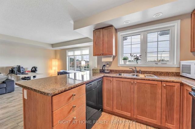 178 Kingston Rd, Townhouse with 2 bedrooms, 2 bathrooms and 1 parking in Ajax ON | Image 4