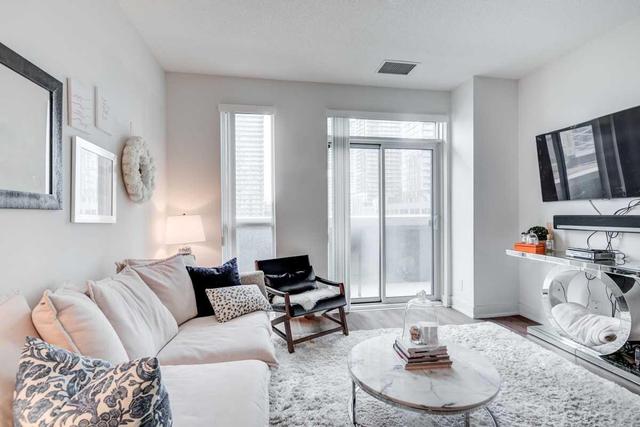 1007 - 318 Richmond St W, Condo with 1 bedrooms, 1 bathrooms and 1 parking in Toronto ON | Image 5