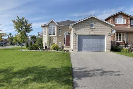 226 Pringle Dr, House detached with 2 bedrooms, 2 bathrooms and 4 parking in Barrie ON | Image 1