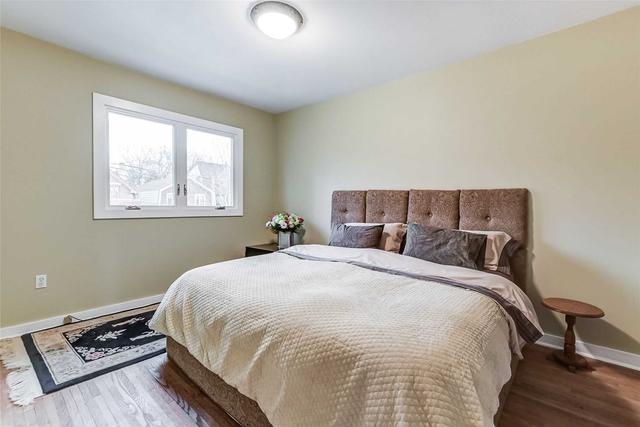 154 Pinewood Ave, House detached with 3 bedrooms, 2 bathrooms and 1 parking in Toronto ON | Image 7