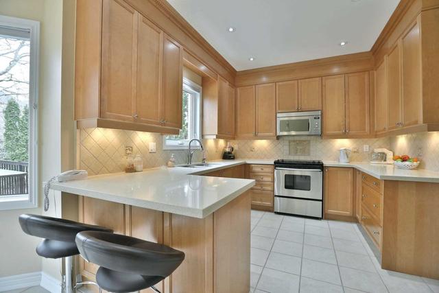 2283 Whitecliffe Way, House detached with 4 bedrooms, 5 bathrooms and 4 parking in Oakville ON | Image 40