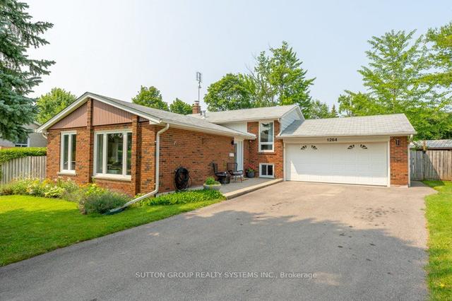 1264 Landfair Cres, House detached with 3 bedrooms, 3 bathrooms and 8 parking in Oakville ON | Image 1