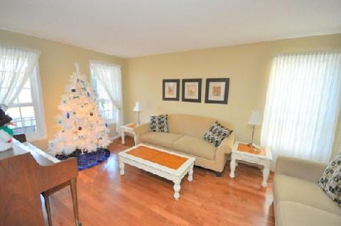 856 Lochness Cres, House detached with 4 bedrooms, 4 bathrooms and 4 parking in Oshawa ON | Image 2