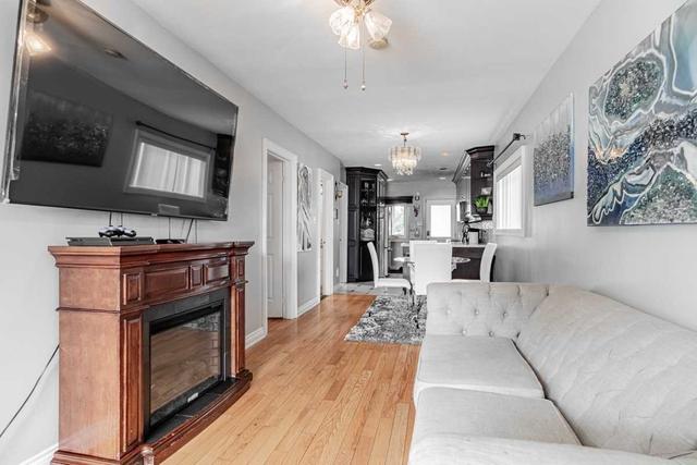 32 Buttonwood Ave, House detached with 2 bedrooms, 2 bathrooms and 2 parking in Toronto ON | Image 26