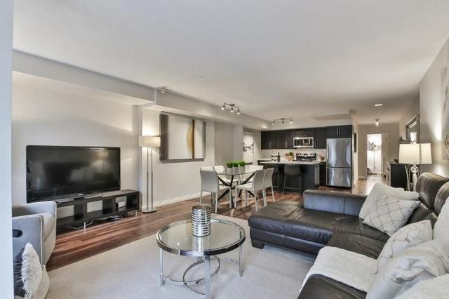 414 - 25 The Esplanade St, Condo with 1 bedrooms, 1 bathrooms and 0 parking in Toronto ON | Image 2