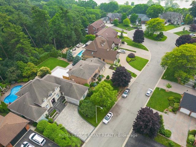 17 Scarfe Gdns, House detached with 4 bedrooms, 4 bathrooms and 4 parking in Brantford ON | Image 37