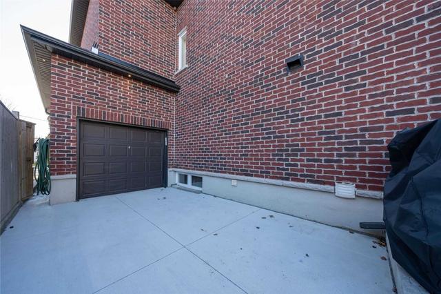 16 Garside Cres, House detached with 3 bedrooms, 4 bathrooms and 4 parking in Toronto ON | Image 28