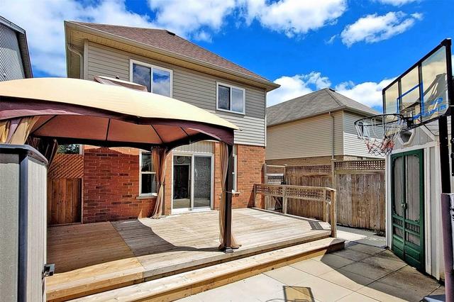 839 Laurelwood Dr, House detached with 3 bedrooms, 2 bathrooms and 3 parking in Waterloo ON | Image 26