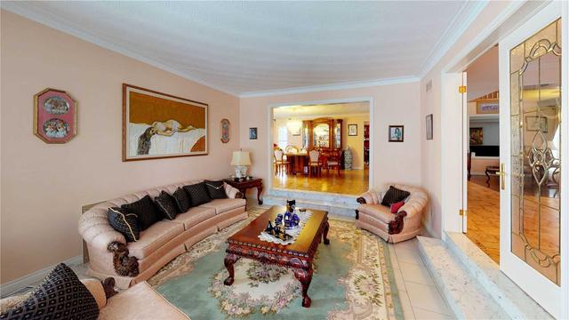 6 Grafton Cres, House detached with 5 bedrooms, 3 bathrooms and 13 parking in Brampton ON | Image 11