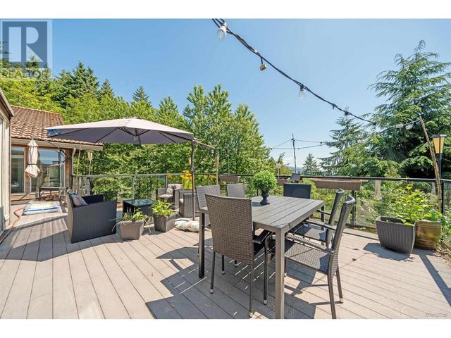 1448 Sandhurst Place, House detached with 6 bedrooms, 5 bathrooms and 2 parking in West Vancouver BC | Image 15