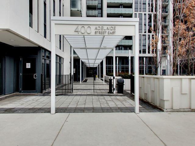 909 - 400 Adelaide St E, Condo with 1 bedrooms, 2 bathrooms and null parking in Toronto ON | Image 2