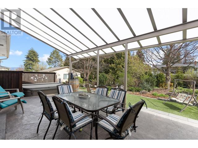 2401 Crestview Road, House detached with 5 bedrooms, 4 bathrooms and 5 parking in West Kelowna BC | Image 24