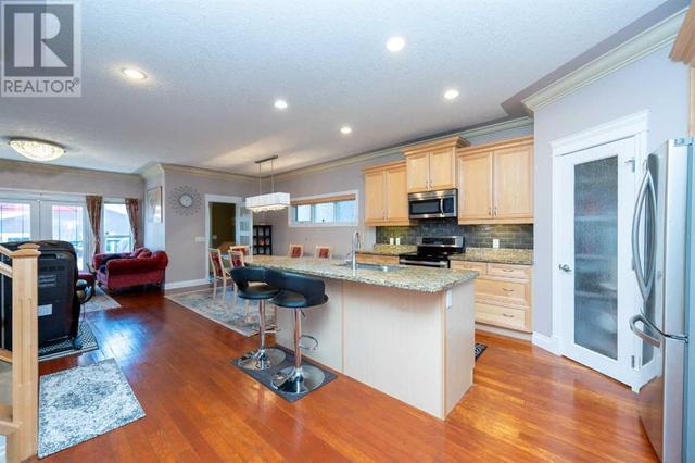 940 40 Street Sw, House detached with 4 bedrooms, 3 bathrooms and 2 parking in Calgary AB | Image 5