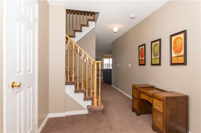 395 Bussel Cres, House attached with 3 bedrooms, 3 bathrooms and 1 parking in Milton ON | Image 3