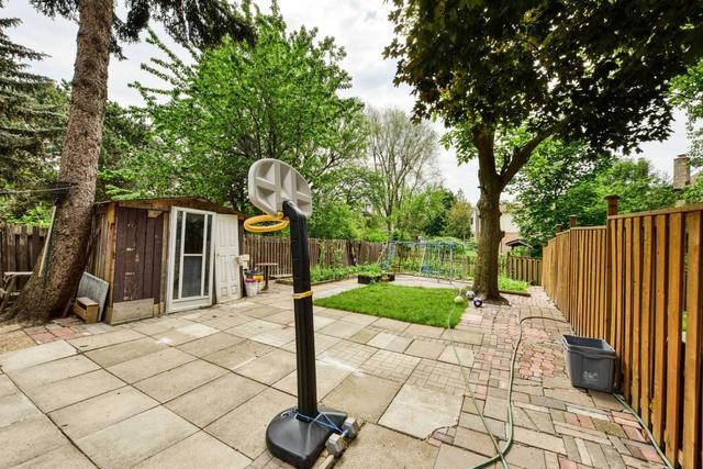 130 Carolbreen Sq, House semidetached with 3 bedrooms, 4 bathrooms and 4 parking in Toronto ON | Image 32