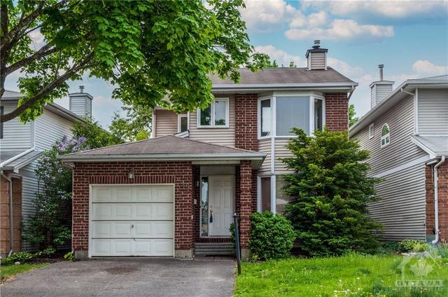 19 Pickwick Drive, House detached with 3 bedrooms, 3 bathrooms and 2 parking in Ottawa ON | Image 1