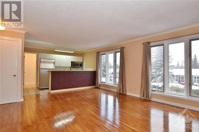 115 Oakburn Road, House detached with 5 bedrooms, 3 bathrooms and 6 parking in Ottawa ON | Image 23