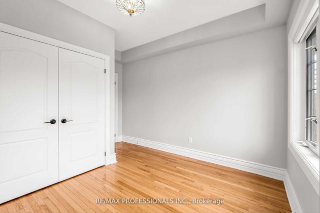 939 Queen St W, House attached with 3 bedrooms, 3 bathrooms and 1 parking in Toronto ON | Image 8
