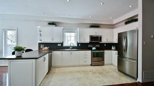 2034 Bloomfield Crt, House detached with 4 bedrooms, 4 bathrooms and 4 parking in Pickering ON | Image 21