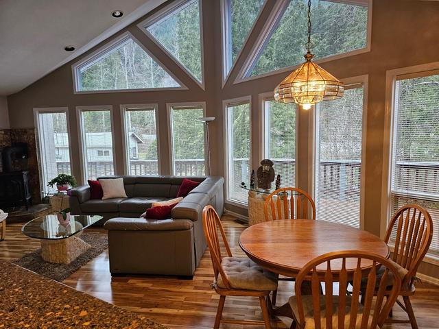 3433 Highway 6, House detached with 3 bedrooms, 3 bathrooms and 20 parking in Central Kootenay E BC | Image 7