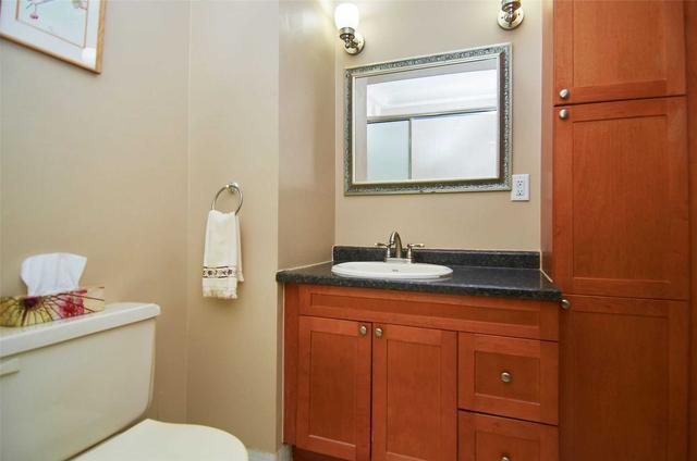 2207 - 1300 Bloor St W, Condo with 3 bedrooms, 2 bathrooms and 1 parking in Toronto ON | Image 20