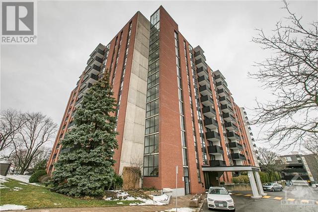 1105 - 2951 Riverside Drive, Condo with 2 bedrooms, 1 bathrooms and 1 parking in Ottawa ON | Image 1