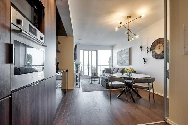 4401 - 70 Temperance St, Condo with 2 bedrooms, 2 bathrooms and 0 parking in Toronto ON | Image 9