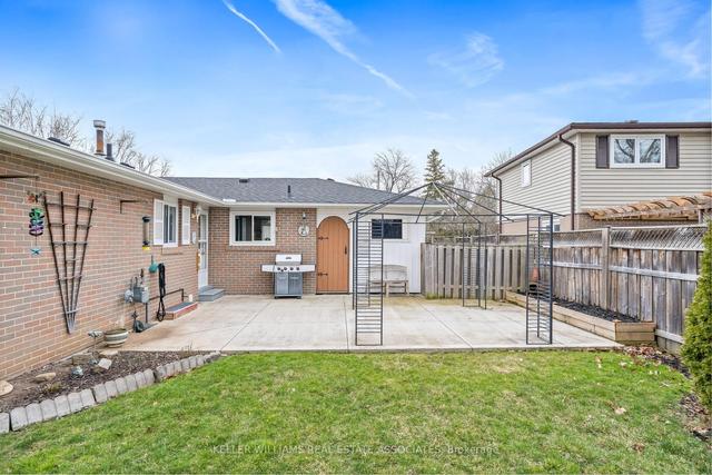 36 Irwin Cres, House detached with 3 bedrooms, 2 bathrooms and 3 parking in Halton Hills ON | Image 18