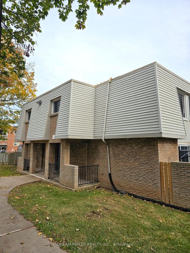155 - 17 Old Pine Tr, Townhouse with 2 bedrooms, 1 bathrooms and 1 parking in St. Catharines ON | Image 17