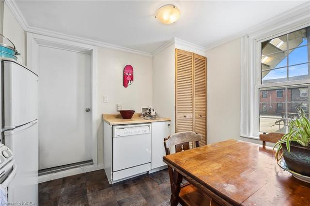 441 Bagot Street, House semidetached with 4 bedrooms, 2 bathrooms and 2 parking in Kingston ON | Image 3