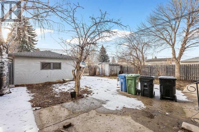 1515 43 Street Se, House detached with 4 bedrooms, 2 bathrooms and 2 parking in Calgary AB | Image 40