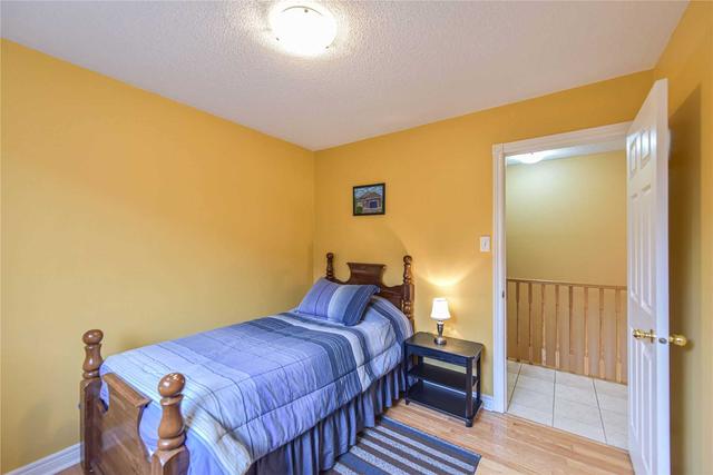 20 Jackson St, House detached with 2 bedrooms, 2 bathrooms and 3 parking in Barrie ON | Image 17